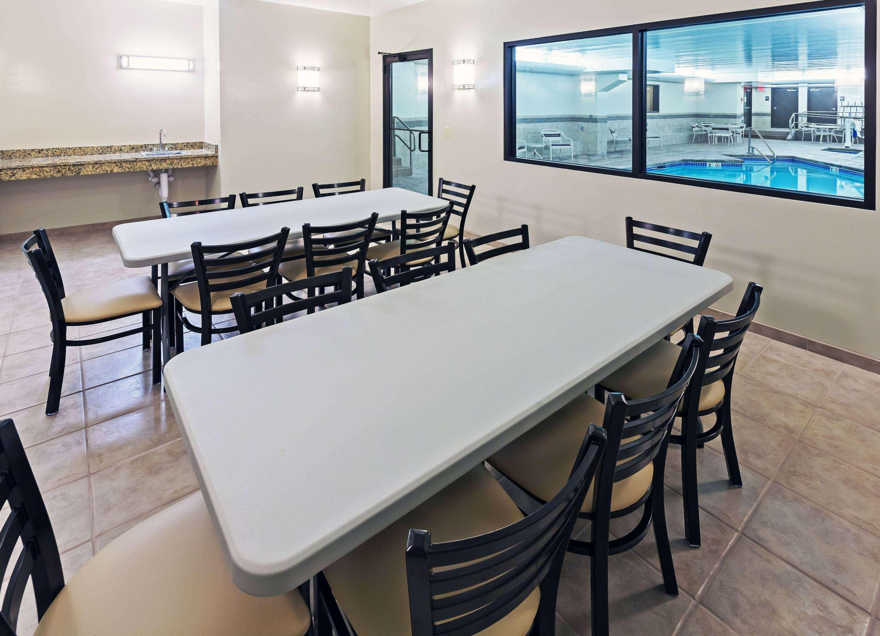 Hotel Americinn By Wyndham Omaha